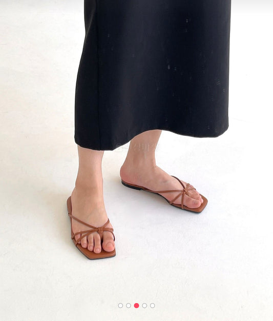 String flip flops mule-3col